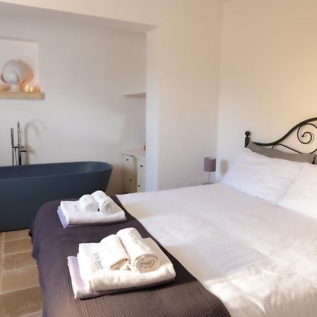 Terra Sessana Ville E Trullo Con Piscina Privata Остуни Экстерьер фото